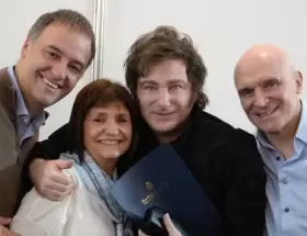 Pato Bullrich no para de morderle la mano a quienes le dieron de comer