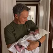 La emoción de Sergio Lapegüe por la llegada de su primera nieta: "De esas que no se explican"