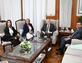 Gladys, la Bomba tucumana se reuni� con el gobernador tucumano Osvaldo Jaldo