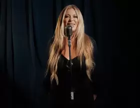 Vanina Hussein, "La Leona", en su video clip "No mires hacia m�".