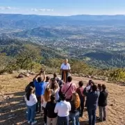 Macri ahogó sus penas en soledad con Tan Biónica en Jujuy: el fiasco de su reaparición pública