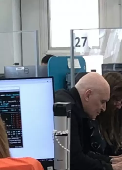 Jos� Luis Espert en la ANSES de San Isidro, en la cual exigi� una Unidad de Pago Previsional para compensar los �nicos cinco a�os de aportes que tiene