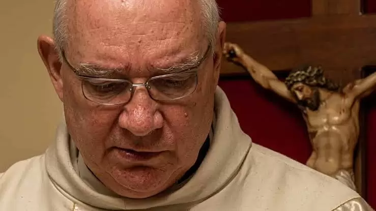 Sacerdote Carlos Buela