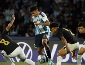 Debut� Leo Flores