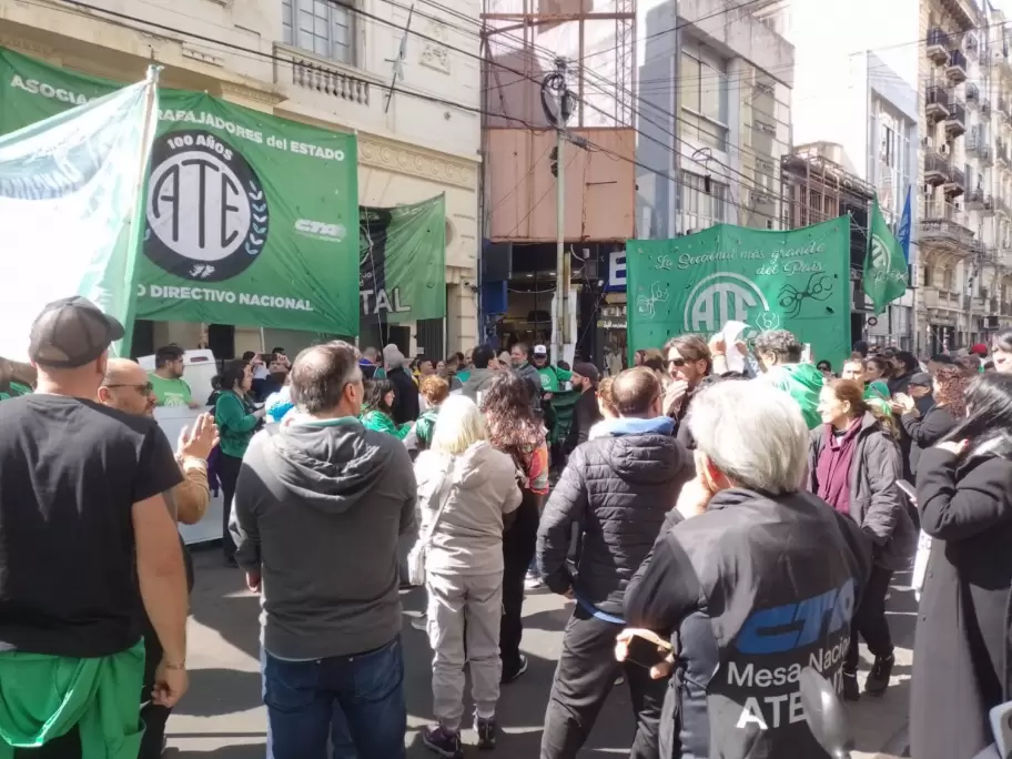 Trabajadores de ATE impidieron que 600 personas perdieran sus puestos de trabajo
