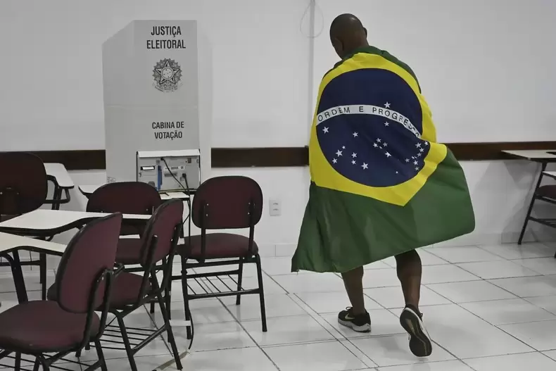 Los indecisos y desencantados son el principal objetivo de Lula y Bolsonaro, de cara a la segunda vuelta electoral.