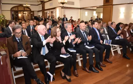 El libro que re�ne respuestas judiciales frente al antisemitismo y los discursos de odio