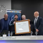 Una academia de fútbol: Lionel Messi recibió el doctorado honoris causa de la UBA