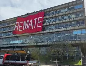 La verdadera historia de la bandera de "REMATE"