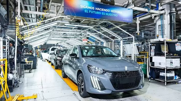 F�brica de Peugeot en El Palomar