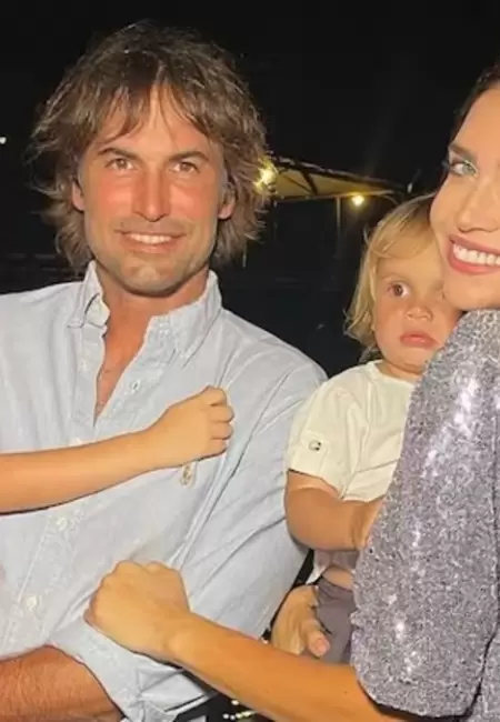 Zaira Nara y Jakob Von Plessen con sus hijos