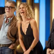 Porciones mínimas, gestos de desagrado y el contraste con Donato: Maru Botana y las críticas por su rol en MasterChef