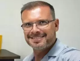 Ginec�logo Gustavo Osmar Kumiega