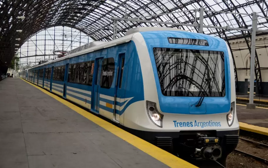 Trenes Argentinos reforzará el servicio de la línea Roca durante las tres noches