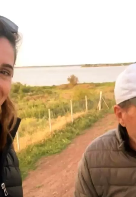 Soledad junto a su padre Omar Pastorutti.