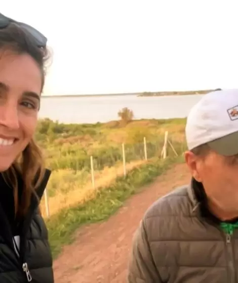 Soledad junto a su padre Omar Pastorutti.