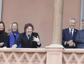 Milei farme� aura desde el balc�n de Casa Rosada