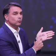 ¿Dónde está Flávio Bolsonaro? El misterio del avión en Iguazú y la sospecha de una fuga a EE.UU.