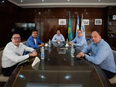 �Se cocina un nuevo espacio de intendentes en PBA?