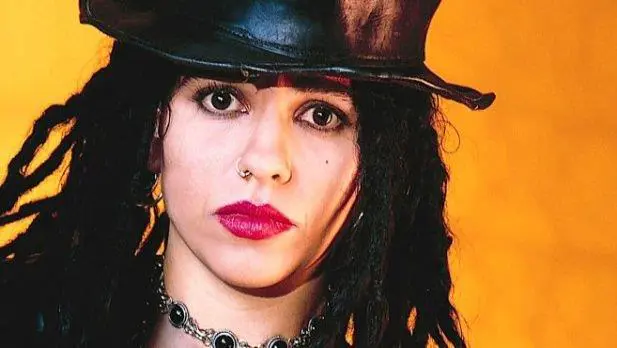 Linda Perry.