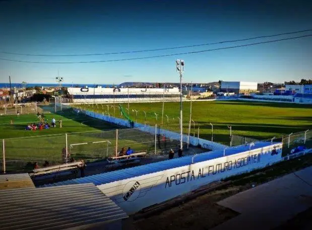 La cancha de Jorge Newbery de Comodoro Rivadavia tiene capacidad para 4000 hinchas