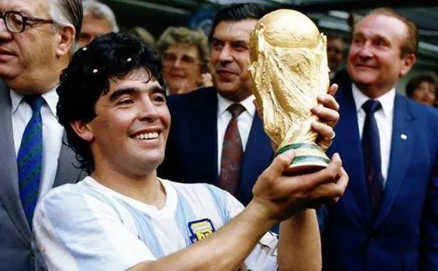 Maradona, la Copa y Storani