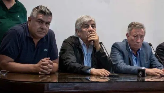 Chiqui Tapia, Hugo Moyano y Luis Segura: el frente 