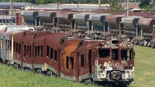 Los trenes chatarras por los que se pagaron ms de 200 millones de euros a Espaa y Portugal