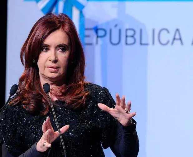 Desde Ro Gallegos, Cristina Kirchner se mantuvo atenta todo el da a los allanamientos ordenados por Bonadio.