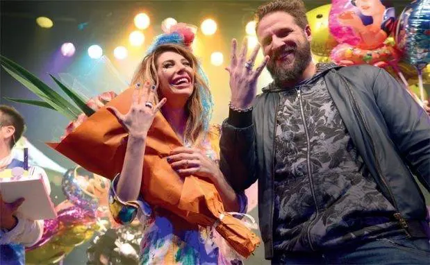 Su novio le pidi� casamiento en el escenario