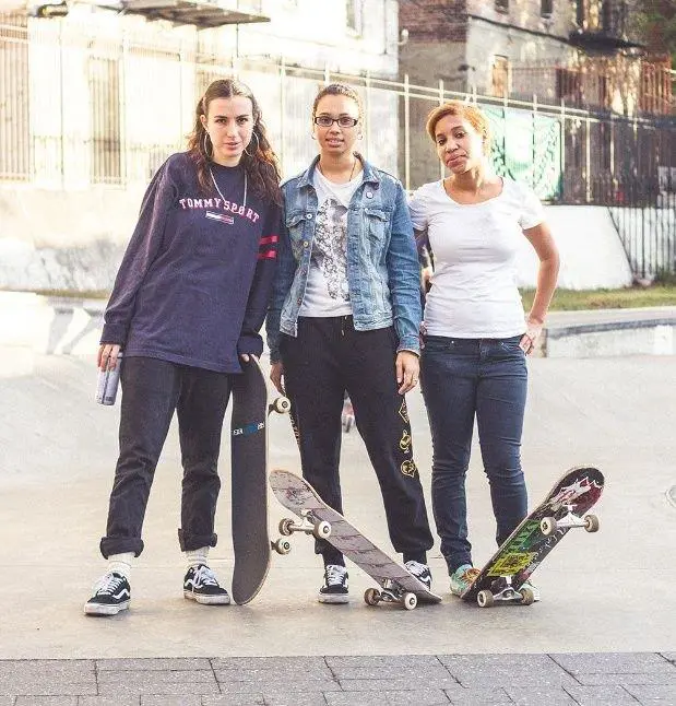 Skate girls. 