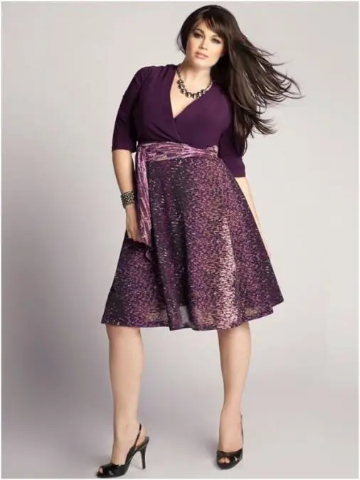 Escote en V, color uva. Divino. 