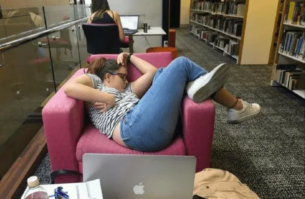 En la biblioteca