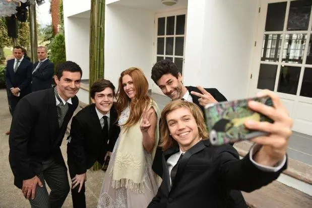 Las selfies abundaron en la boda del ao