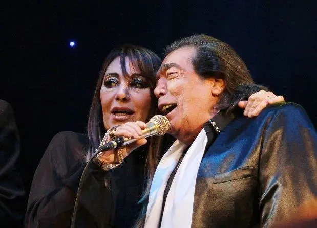 Con su gran amigo, Cacho Casta�a.