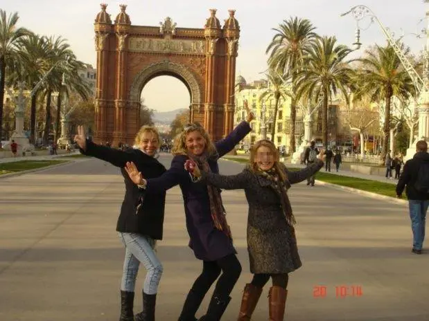 Paula Linda, con Patricia y una amiga