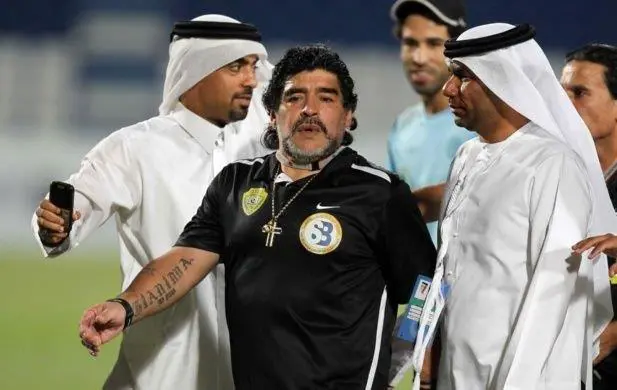 Maradona recibió 5 millones de dólares por ser el DT del Al Wasl