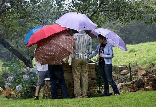 parrilla lluvia