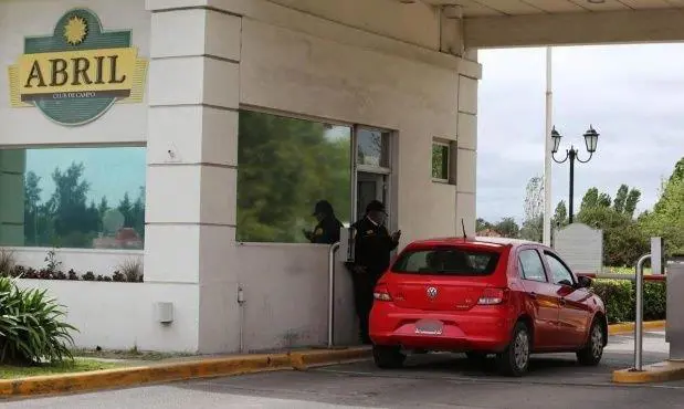 Abril, conocido ltimamente por sus 'clebres' habitantes, tambin a la merced de los rateros