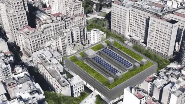 Terraza con espacios verdes y paneles solares