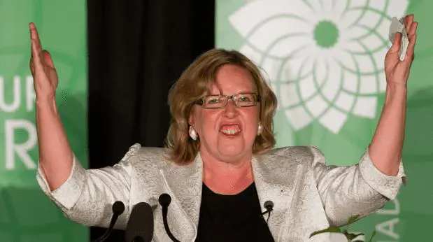 La lder del Partido Verde Elizabeth May, ofendida por haber escuchado la palabra 'Pedo' en el parlamento