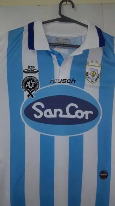 La camiseta de Rafaela con el escudo del Chapecoense