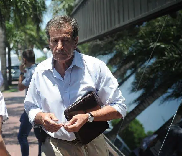 El presidente de Vlez, Raul Gamez, llega a Costanera para la cumbre de dirigentes