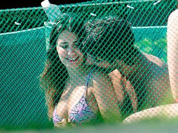 Lali, enamorada: olvid su auto en cualquier lado y se lo llev la gra