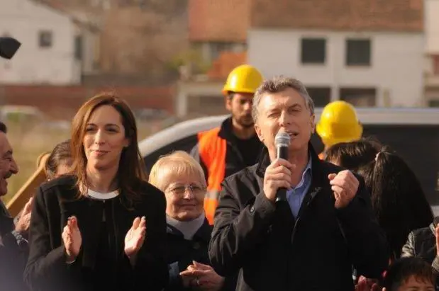 La gobernadora bonaerense Mara Eugenia Vidal estaba con Macri cuando el auto que los transportaba recibi el piedrazo