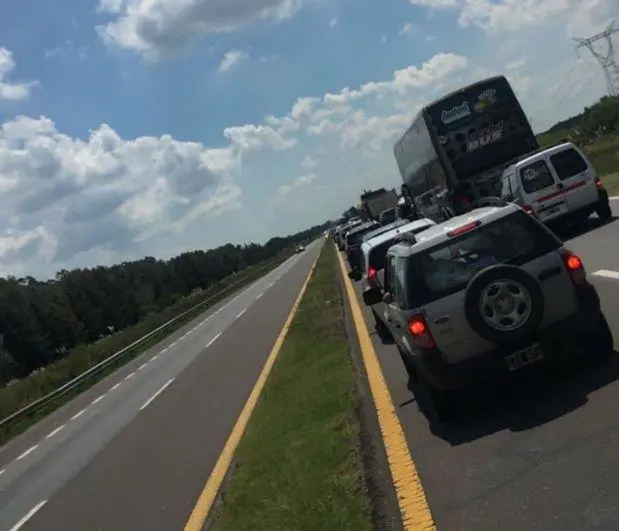 Una media de 250 autos por hora ingresaron a Gualeguaych