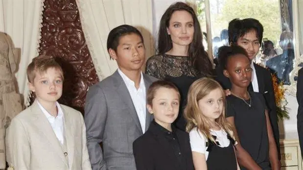 Angelina Jolie y sus hijos