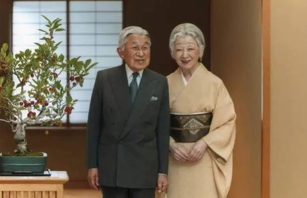 Akihito y la emperatriz Michiko.