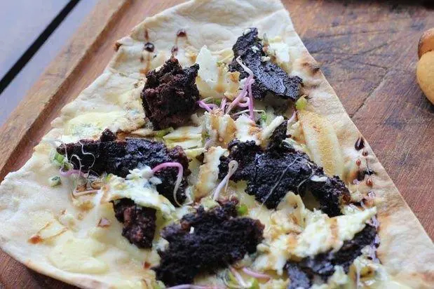 pizza de morcilla