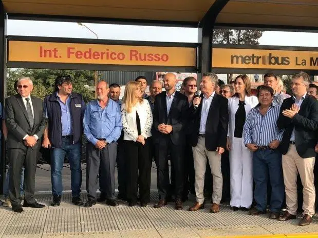 Macri, Vidal y Dietrich, en bastin kirchnerista. La Matanza ya tiene Metrobus.